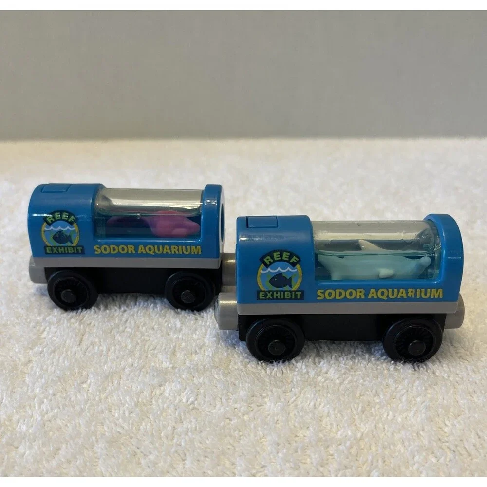 Thomas Wooden Railway Sodor Aquarium Light Up Shark & Squid Train Reef Exhibit